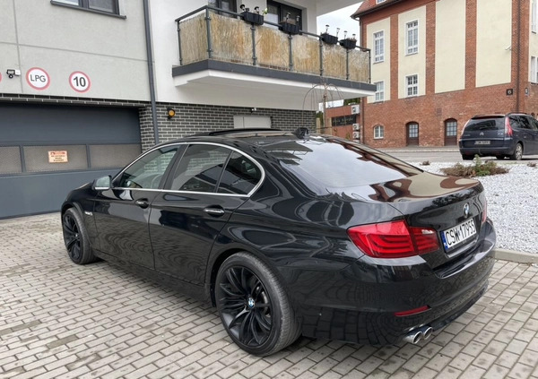 BMW Seria 5 cena 58900 przebieg: 211500, rok produkcji 2012 z Świecie małe 529